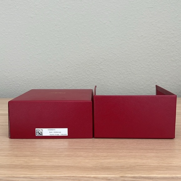 Small Cartier Love Bracelet in Rose Gold Size 16, great used condition - Picture 14 of 15